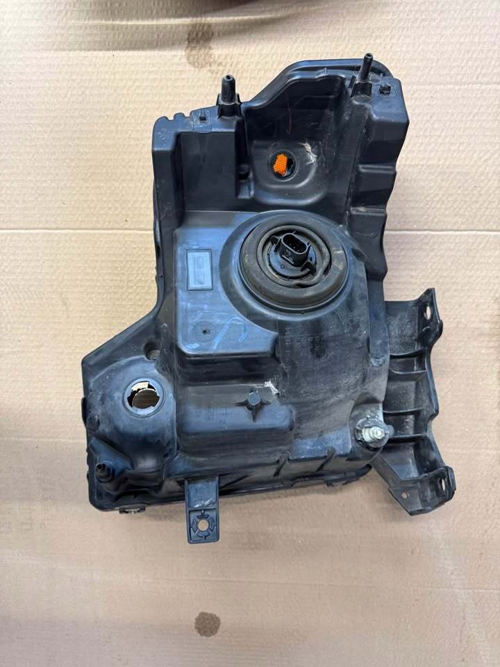 2009 - 2014 Ford F150 Pickup Headlight Assembly (drivers side)