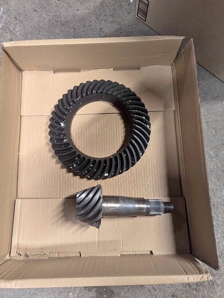 Ford M300 Ring and Pinion Gear Set 4.30 Ratio Fits F350 F450 Heavy Duty