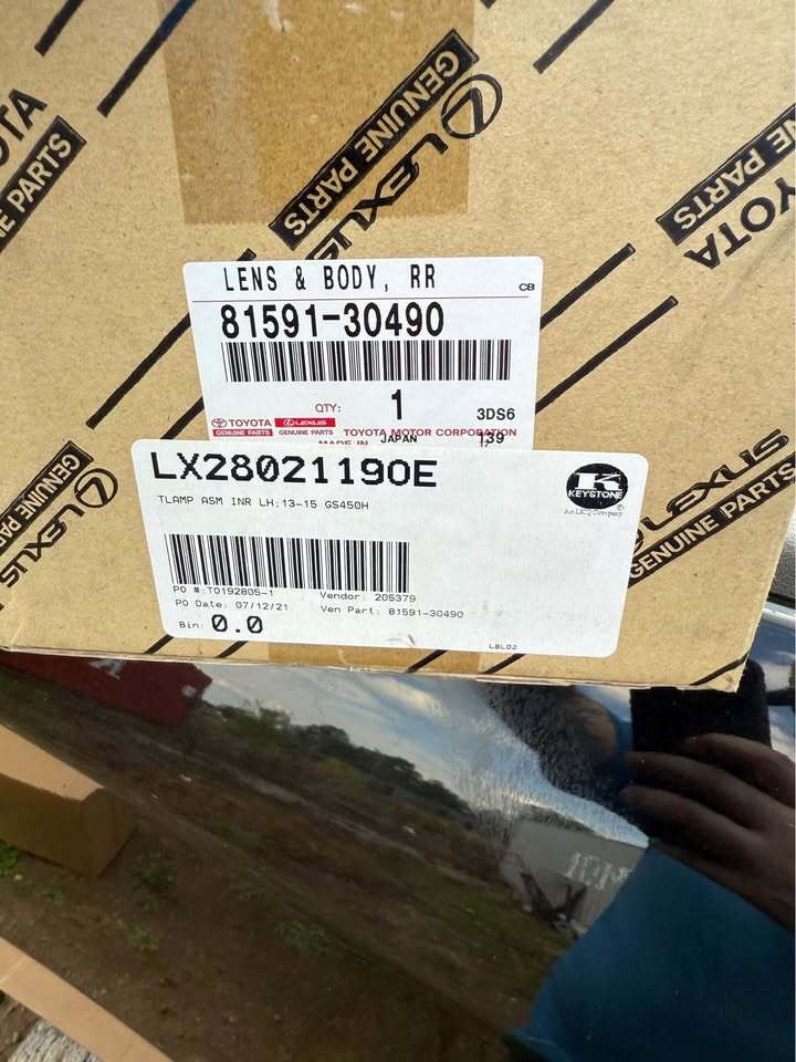 Brand New OEM Driver Side Inner Replacement Tail Light Toyota Lexus