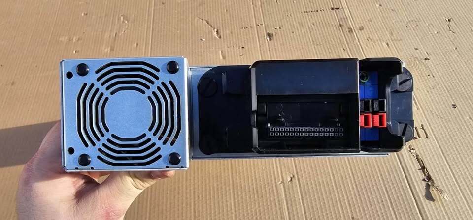 APC Smart-UPS Ultra Lithium-ion
Battery Module