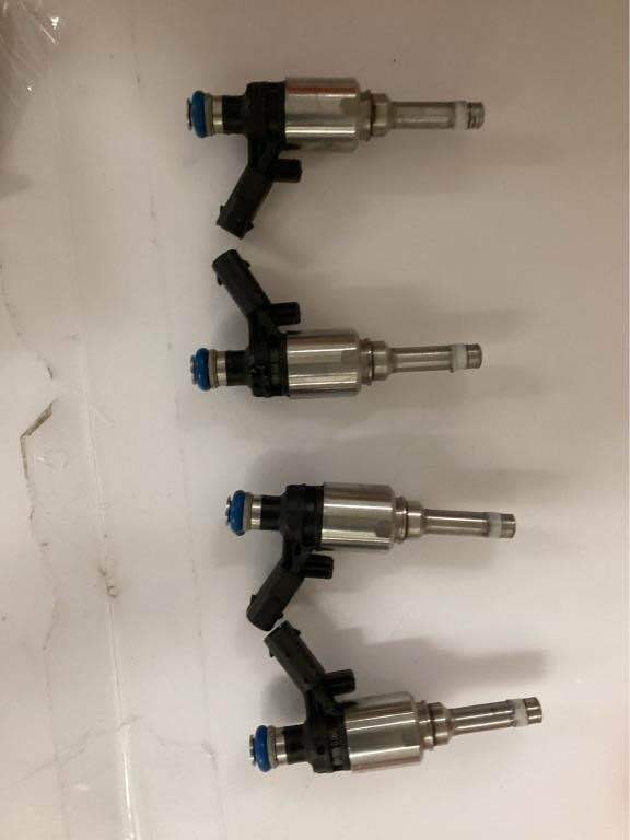 FUEL INJECTORS 6 HOLES 4PC FOR AUDI VW 2.0L