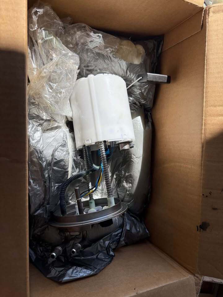 OEM GM fuel sending unit GM#19299718